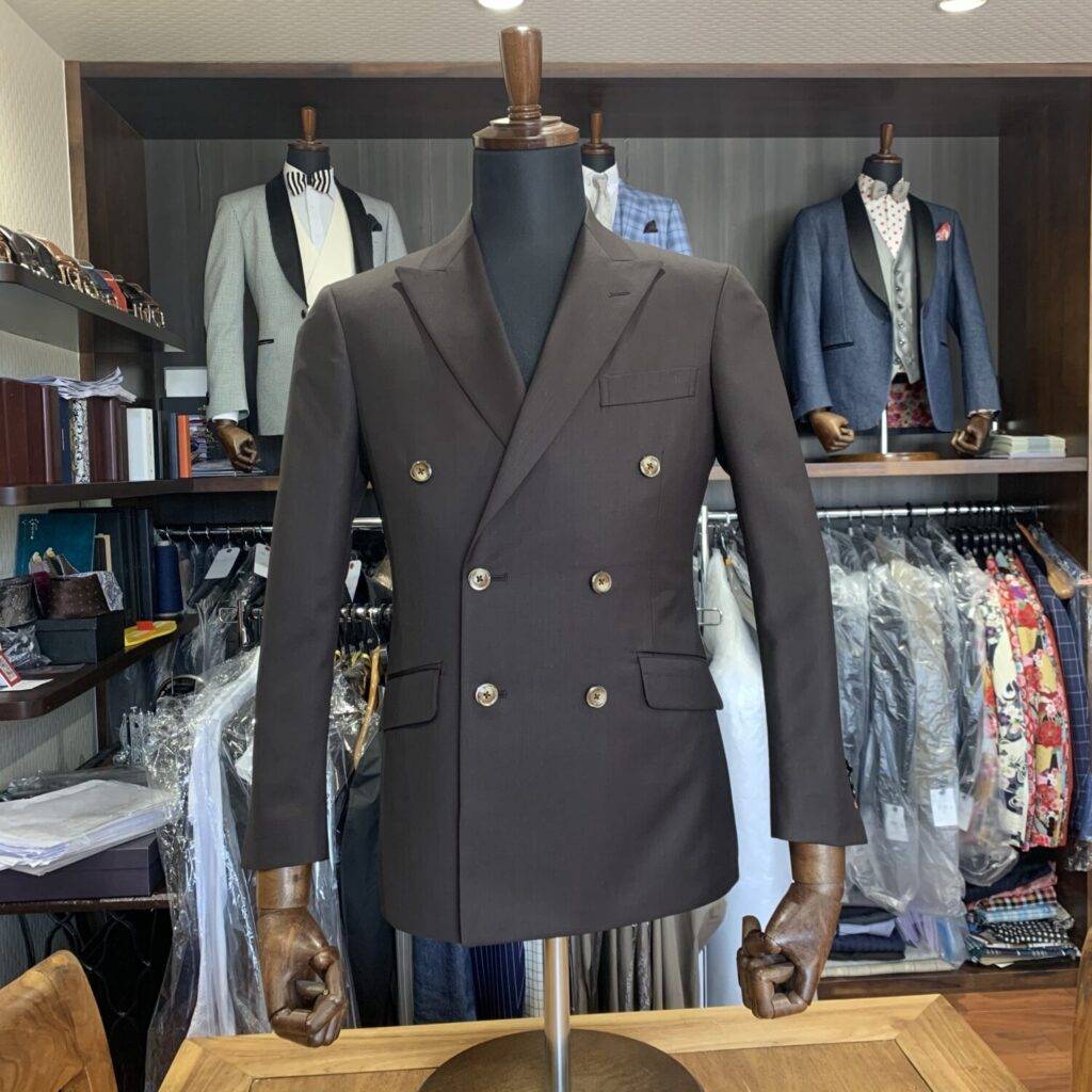 東京都葛飾区H様のオーダースーツを仕上げさせていただきました！